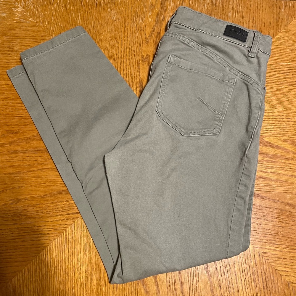 GENTLY USED - in great condition!